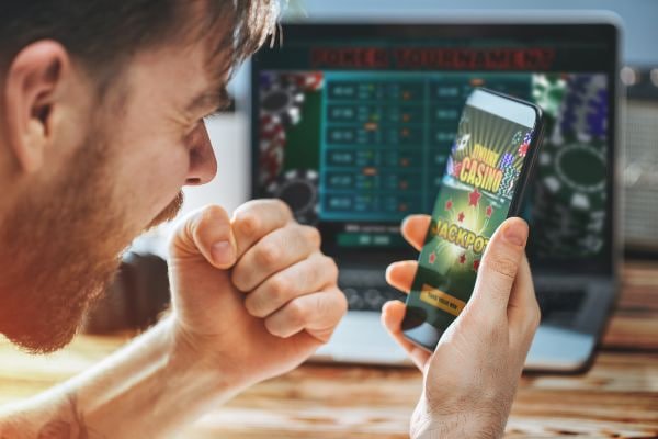 tkgame-এর নীয়ন স্টাইল প্ল্যাটফর্ম কার্ড